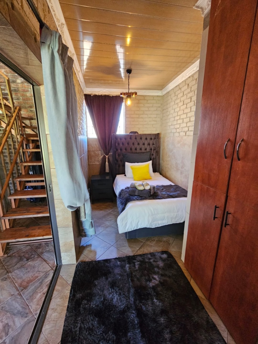 5 Bedroom Property for Sale in Bloemhof North West